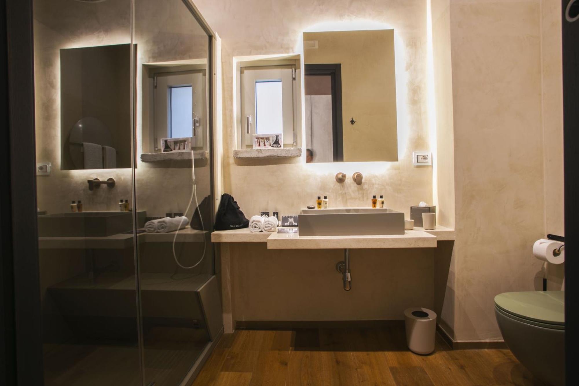 Edward Rooms&wellness