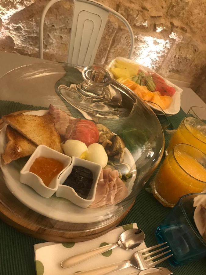 Couette-café Edward & Wellness 2*
